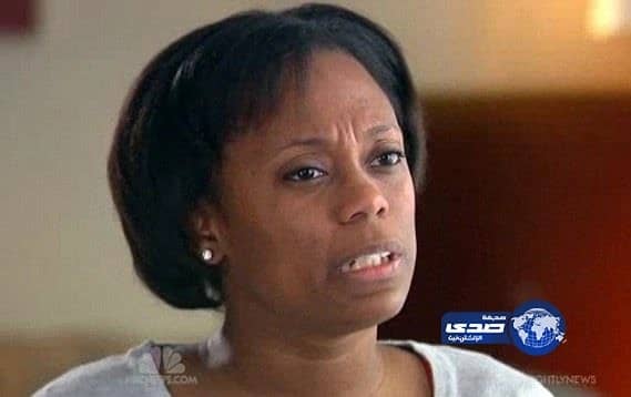 بالفيديو.. أسود تهجم على جاموس بجوار سيارة سائحين