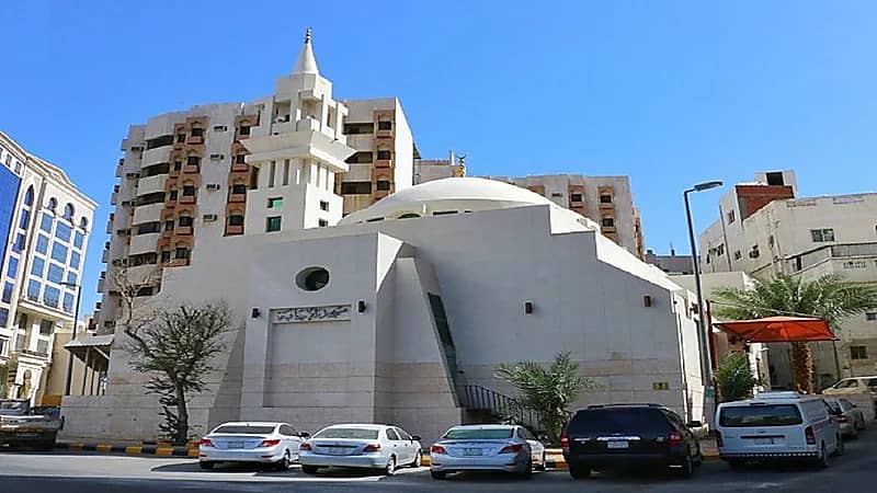 إقامة صلاة الجمعة في مساجد مكة المكرمة لتخفيف الازدحام على الجوامع