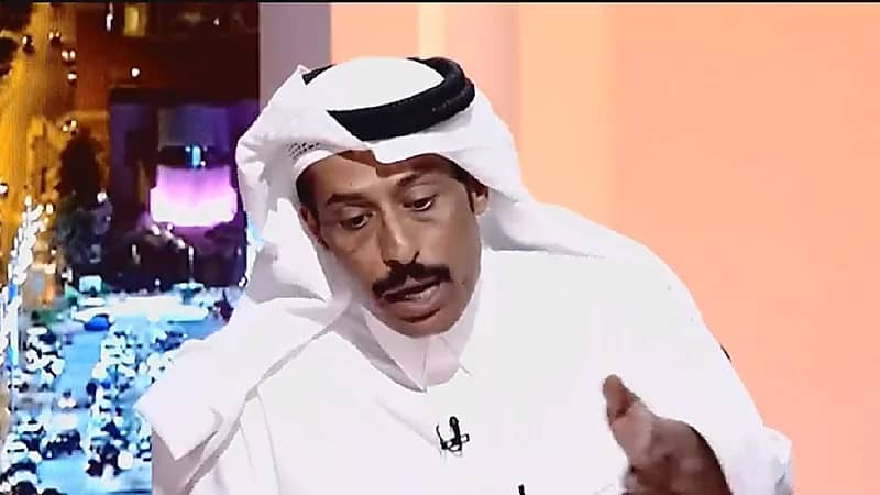 بالفيديو .. نحال يعرض نوع عسل مغشوش يباع بكثرة في الأسواق