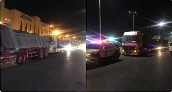 بالصور.. بلدية غرب الدمام تضبط 6 شاحنات في موقع لنهل الرمال