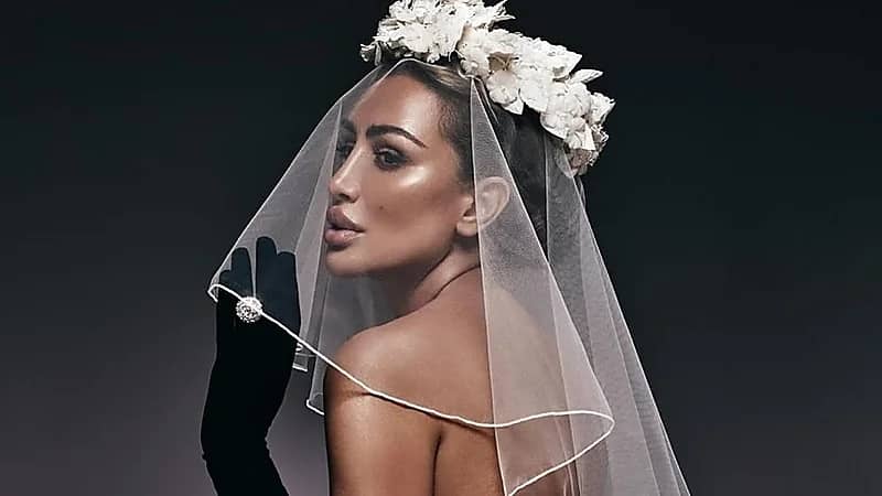 مايا دياب تُحير جمهورها بعد ظهورها بـ طرحة زفاف .. صور