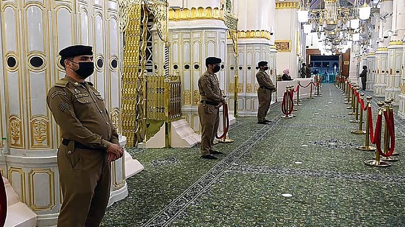 "أمن المسجد النبوي" الشريف يضبط شخصًا تحدث بمحتوى يمس القيم الدينية