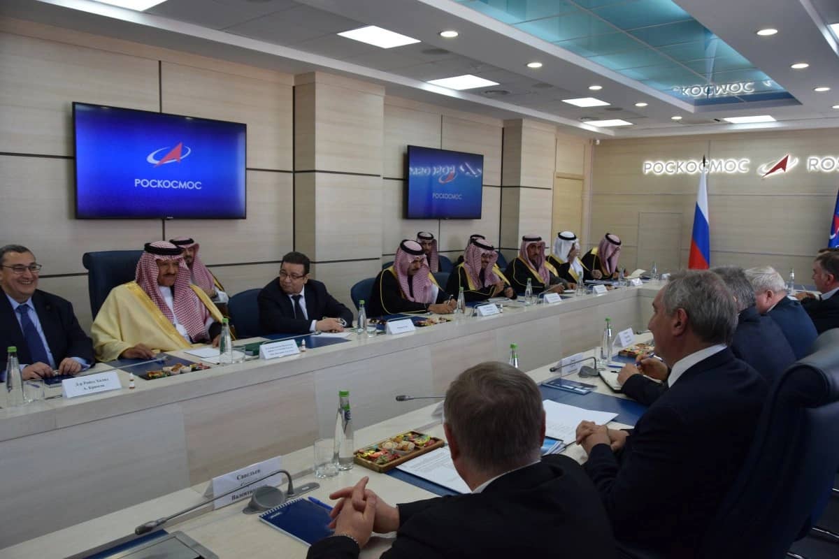 الأمير سلطان بن سلمان يزور وكالة الفضاء الروسية