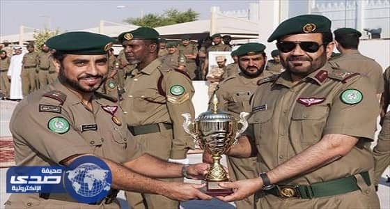 معارض قطري لـ " الحرس الأميري ": أحلقوا شواربكم أيها الخدم