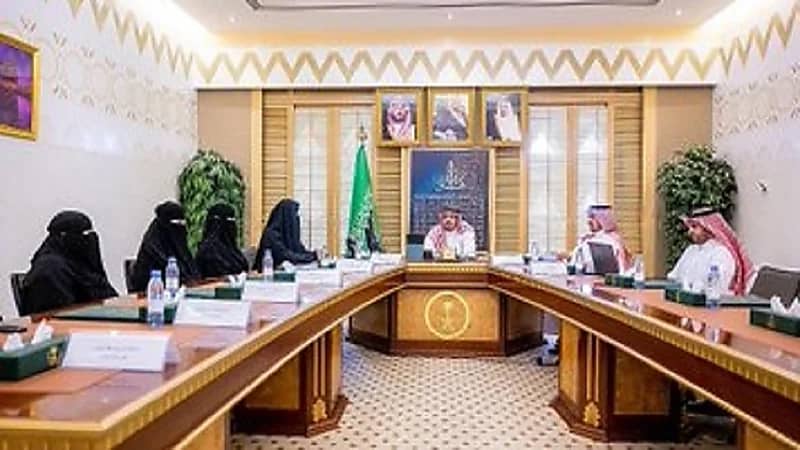 أمير القصيم يوجّه بتعميم ثلاثة مسارات للترشح  في جائزة شقائق الرجال