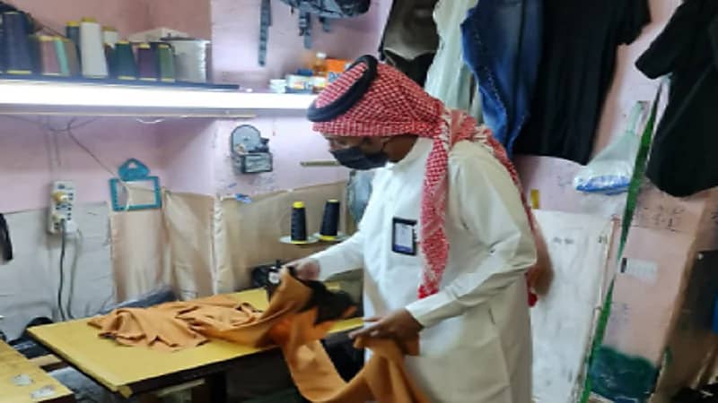 أمانة جدة إغلاق مستودع للأطعمة ومعمل خياطة ضمن حملة معالجة البغدادية