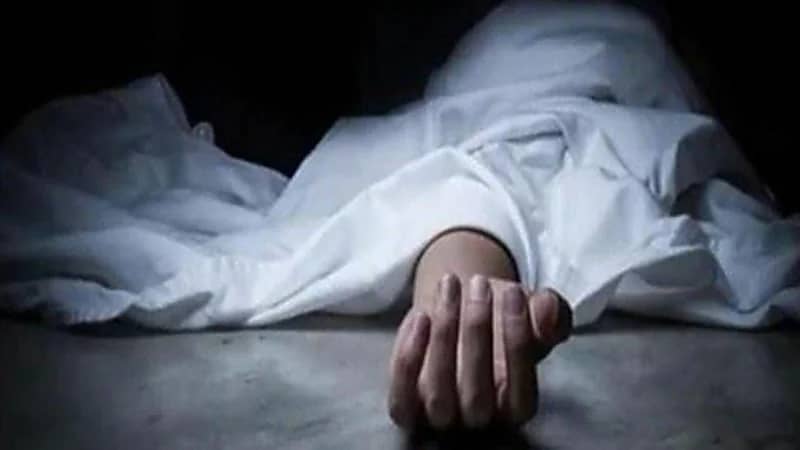 فتاة تقتل حبيبها بضربة هاتف محمول