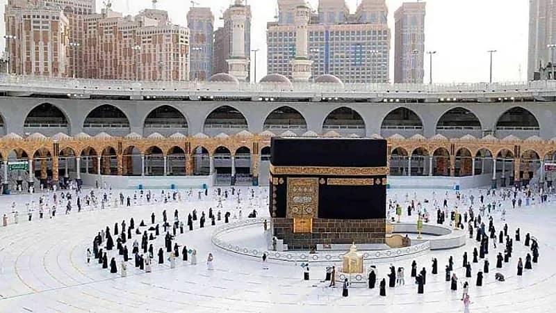 "الحج" تحسم موقف المتعافين ومتلقي الجرعة الأولى من أداء العمرة بعد تحديث حالات "توكلنا"