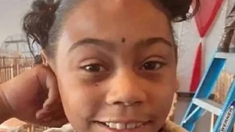 أطفال يدفعون زميلتهم الصغيرة للانتحار