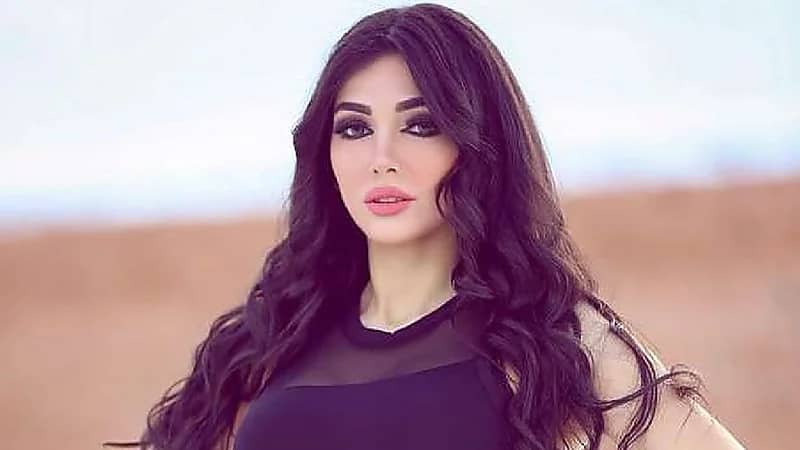 الفنانة "قمر" تلد طفلتها الثانية "دون أب"