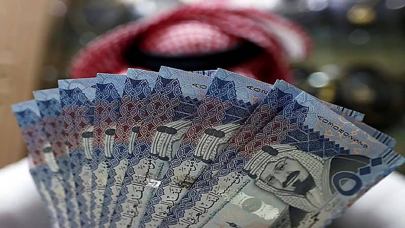 مواطن في تبوك يعطي طليقته مبلغ نصف مليون ريال لعلاجها من العقم (فيديو)