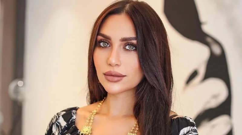 الدكتورة خلود ترد على زوجها بعد تغزله في ابنه هيفاء وهبي