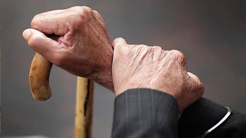 "حقوق الإنسان": لا يجوز إدخال الكبير دار الرعاية أو بقاؤه فيها إلا برضاه (فيديو)