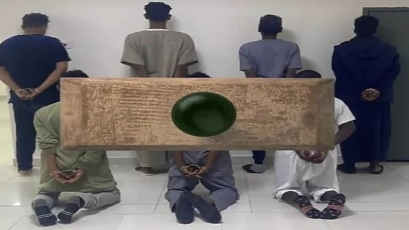 شاهد.. مجرمون يسقطون في قبضة رجال الأمن 