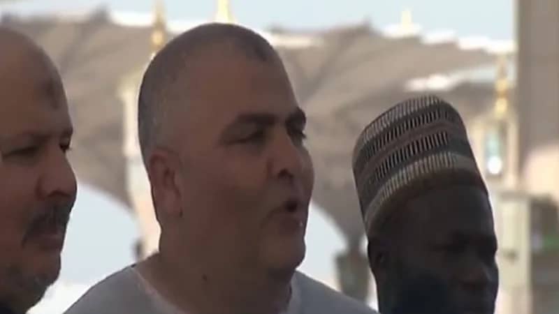 شاهد.. معتمرون مصريون يعبرون عن مشاعر الطمأنينة والروحانية التي تعم أرجاء المسجد النبوي