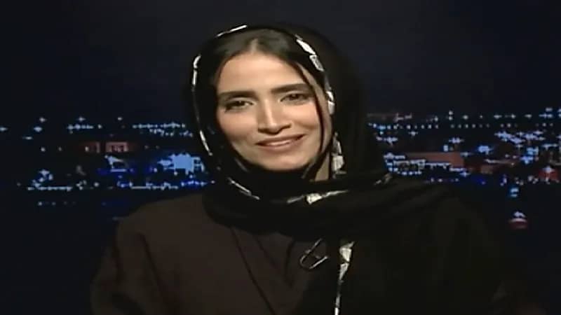 بالفيديو.. قصة أول معلقة سعودية لسباقات الهجن