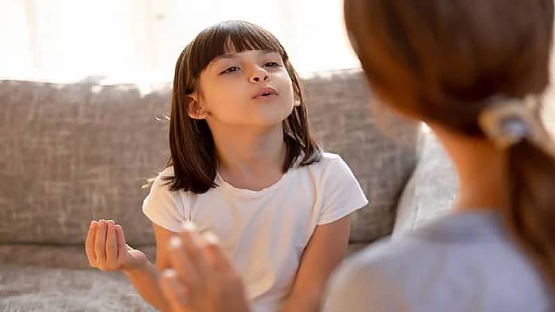 بالفيديو.. شائعات وطرق تعامل خاطئة مع أمراض التخاطب وتأخر النطق
