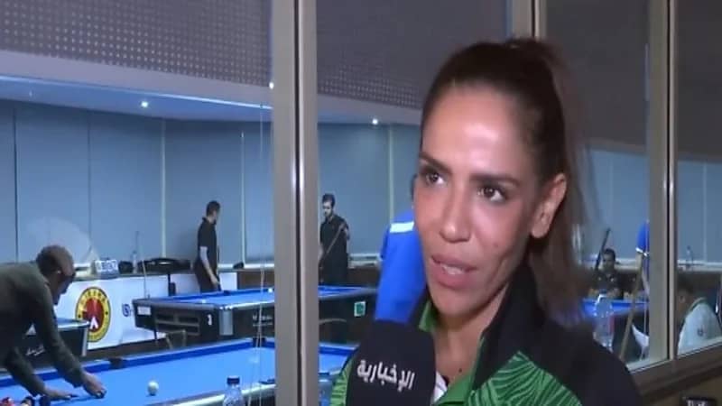 شاهد.. قصة مواطنة احترفت البلياردو والسنوكر