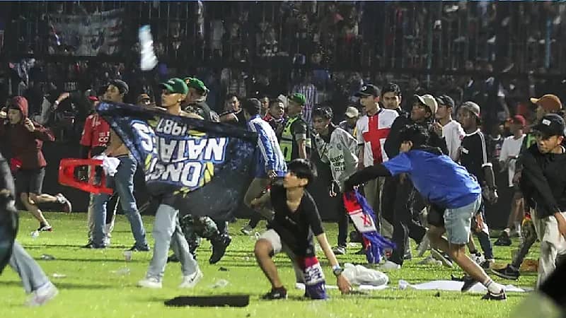 قرار جديد من"فيفا" بعد كارثة معلب جاوة بإندونيسيا