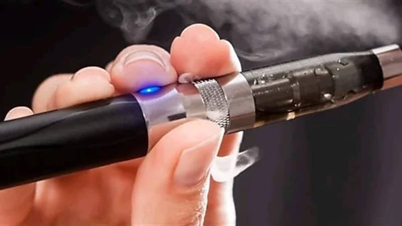 دراسة: مدخني السجائر الإلكترونية أكثر عرضة للإصابة بتسوس الأسنان