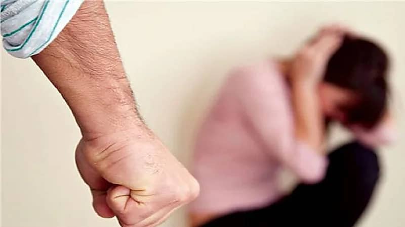 مصري يضرب زوجته حتى الموت