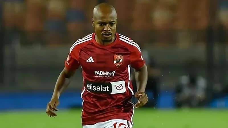 أندية روشن تسعى لخطف محترف الأهلي المصري