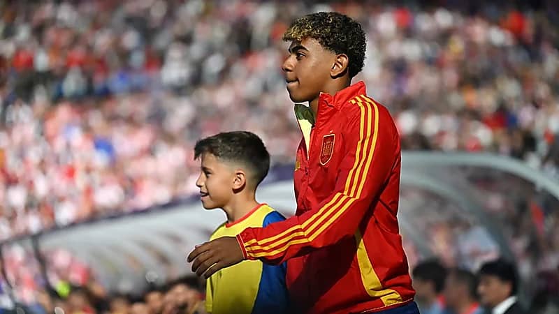 لاعب اسبانيا ينجح في اجتياز امتحانات المرحلة الثانوية