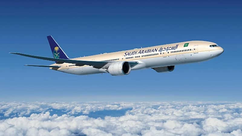 غلاء أسعار الطيران الداخلي يدفع المواطنين للذهاب إلي الأردن ومنها للرياض .. فيديو