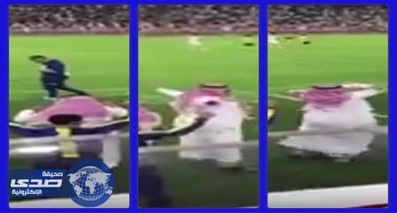 بعد بيانه الاخير الجماهير تصف النصر بالتبعيه للنادي الاهلي