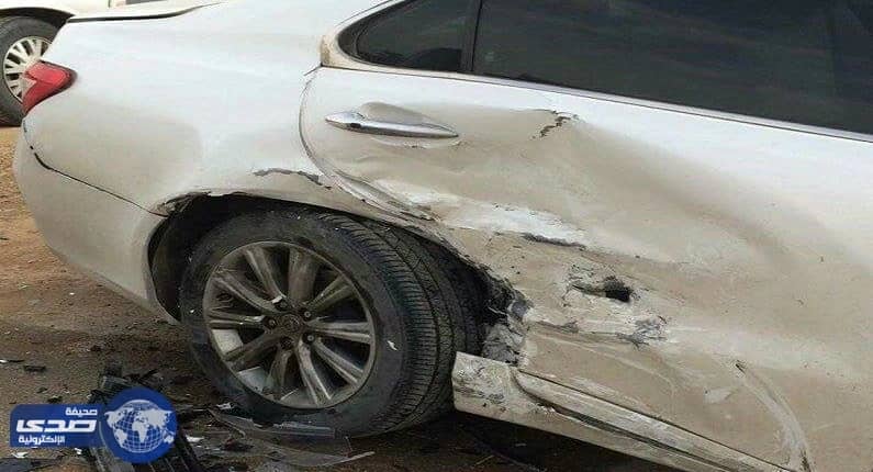 بالصور .. مفحط يصدم 3 مركبات بالرياض ويلوذ بالفرار
