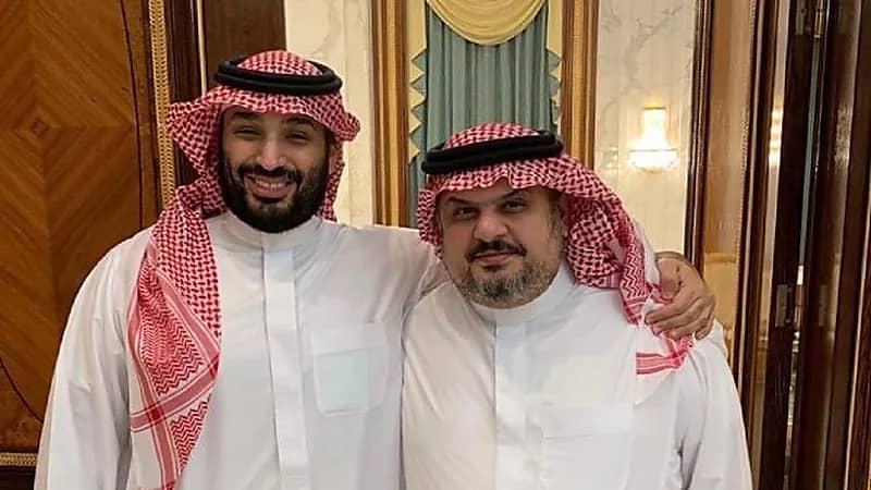 الأمير عبدالرحمن بن مساعد يُغرد بأبيات شعرية عن ولي العهد