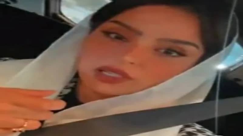 بدور البراهيم تثير الجدل بردها على متابع سألها عن سبب طلاقها "فيديو"