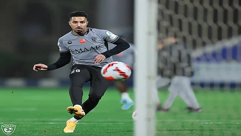 بالصور.. الهلال ينهي تحضيراته الميدانية استعدادا لمواجهة الأهلي 