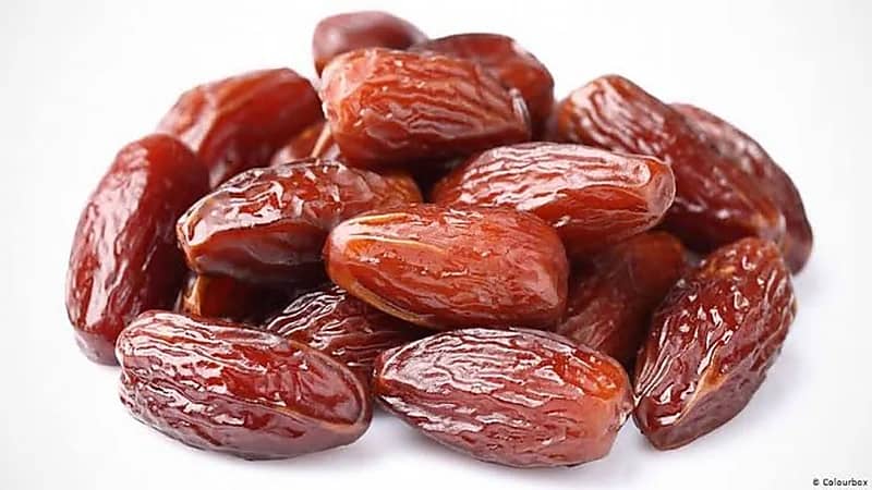 النمر يحذر من معلومة خاطئة تتعلق بعدد التمرات 
