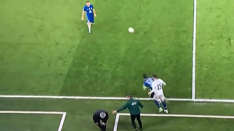 فالفيردي يصيب مدربه خلال مباراة تشلسي