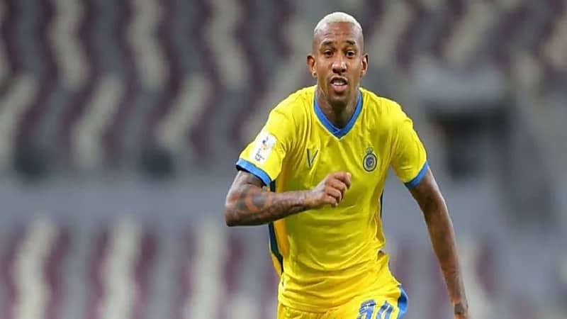 تاليسكا يوضح كيف أنقذت والدته مسيرته الكروية 