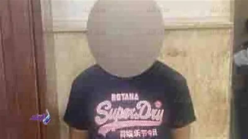 شاب يأكل أذن جاره ويعتدي على نجله