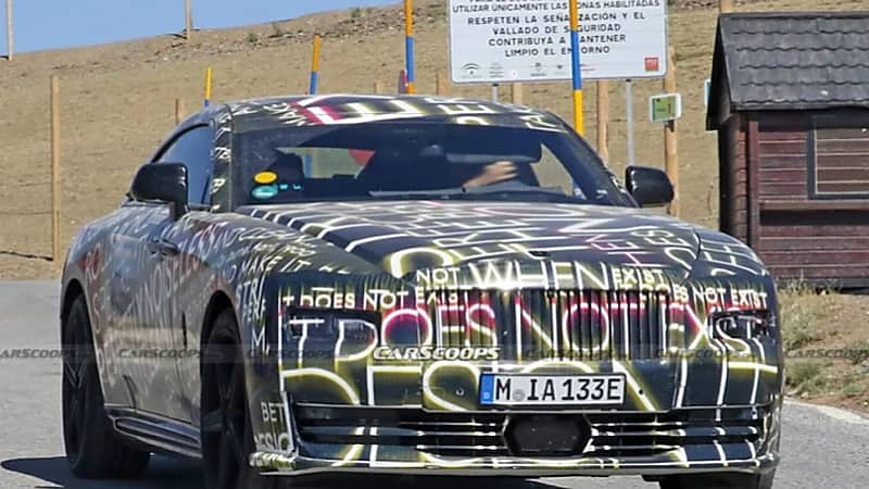 بالصور .. الكشف عن داخلية رولزرويس سبيكتر الكهربائية الجديدة لأول مرة