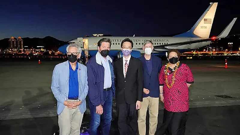 بعد بيلوسي .. وفد من الكونغرس الأمريكي يصل تايوان