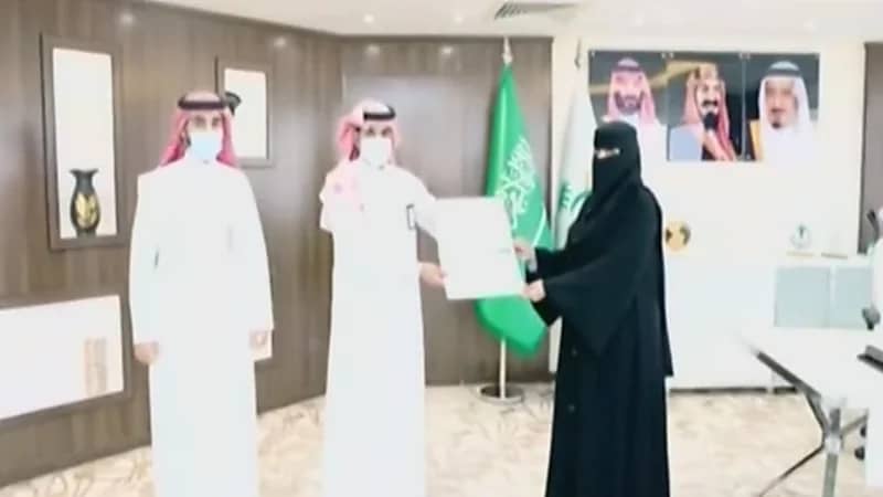 فيديو.. ممرضة تروي قصة موقف إنساني لها مع طفل توفي والديه في حادث