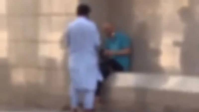 بالفيديو.. ضبط 3 مقيمين من جنسيات مختلفة لقيامهم بالتسول في المدينة المنورة