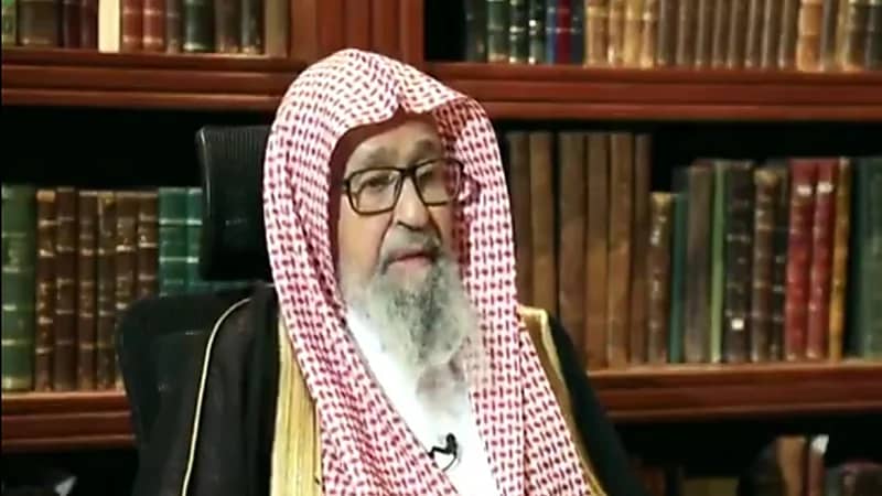 فيديو.. هل يجوز لي أن أُوصي بدفني في منطقة مُعينة؟.. "الفوزان" يجيب