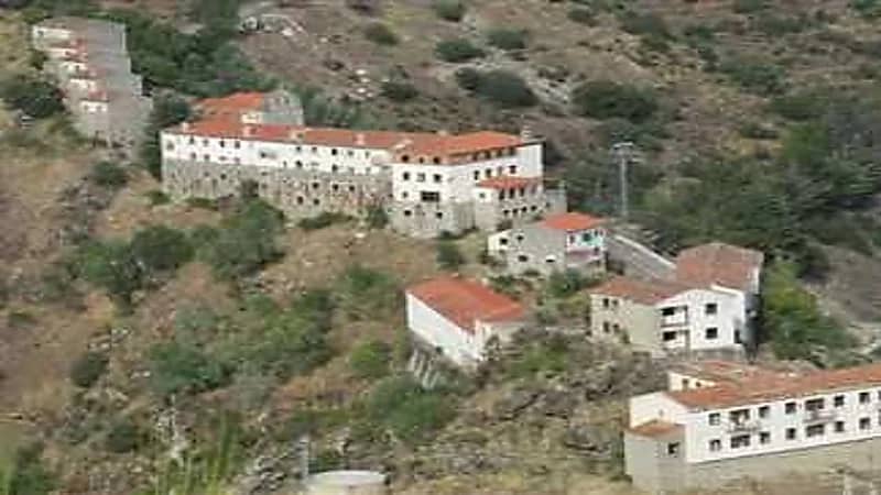 خالية من السكان.. قرية إسبانية معروضة للبيع بالكامل بـسعر 260  ألف دولار