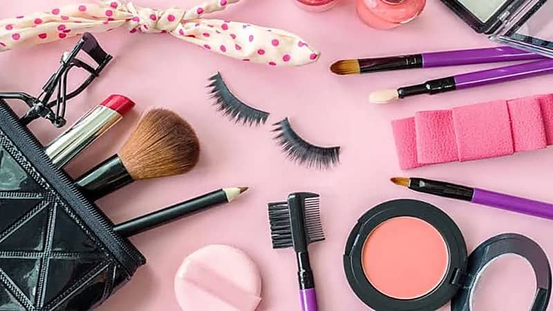 معلومات يشترط وجودها في البطاقة التعريفية لمنتجات التجميل