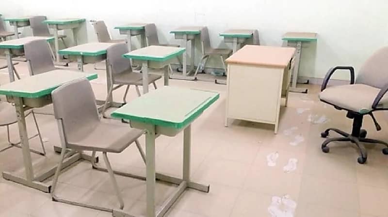 استمرار الدراسة عن بُعد في مدارس "النعيرية والقرية العليا والخفجي"