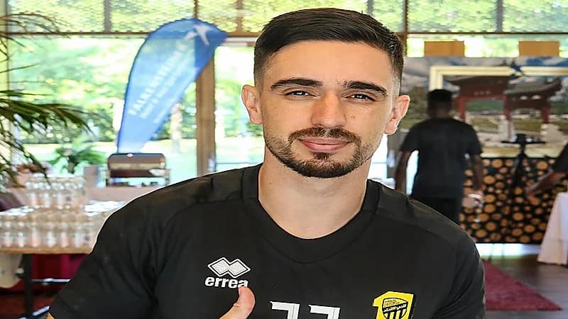 سانتو يؤجل ملف تجديد كورونادو