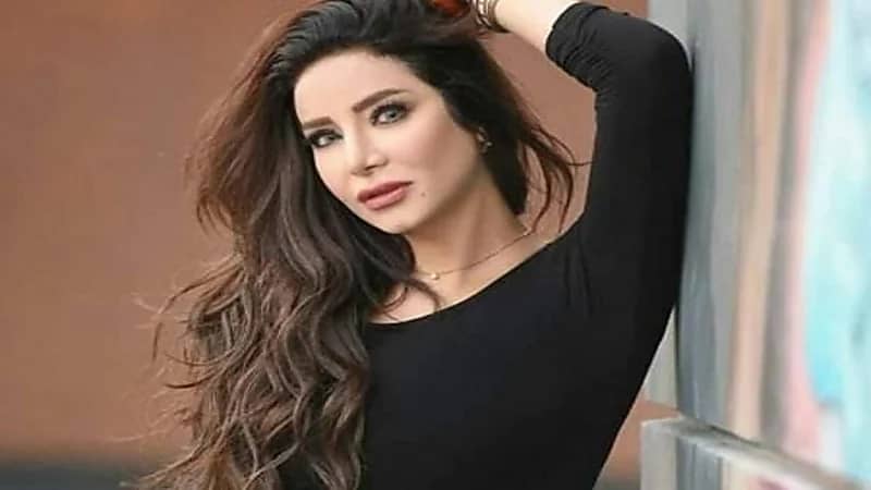 شاهد.. إطلالة جذابة للإعلامية لجين عمران تخطف الأنظار 