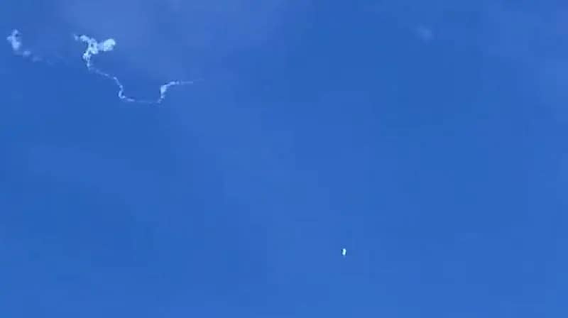 الدفاع الأمريكية تسقط جسم طائر مجهول بأمر من بايدن