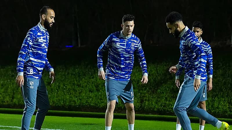 بالفيديو.. الهلال يجري مرانه الأخير استعداداً لـ "الدحيل"
