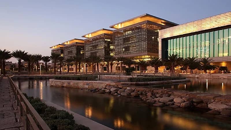 "كاوست" تطرح برنامج تطوير للخريجين